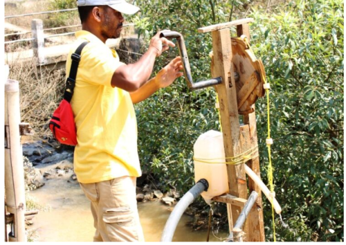 Man Invents Handpump